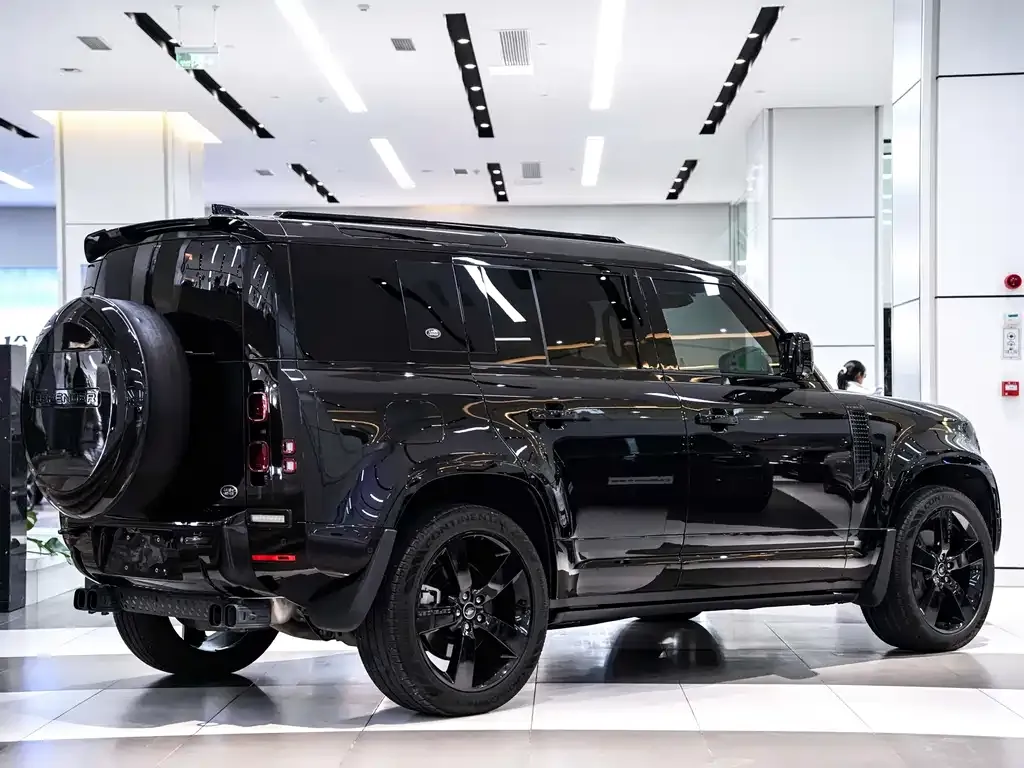 Land Rover Defender — фото 10