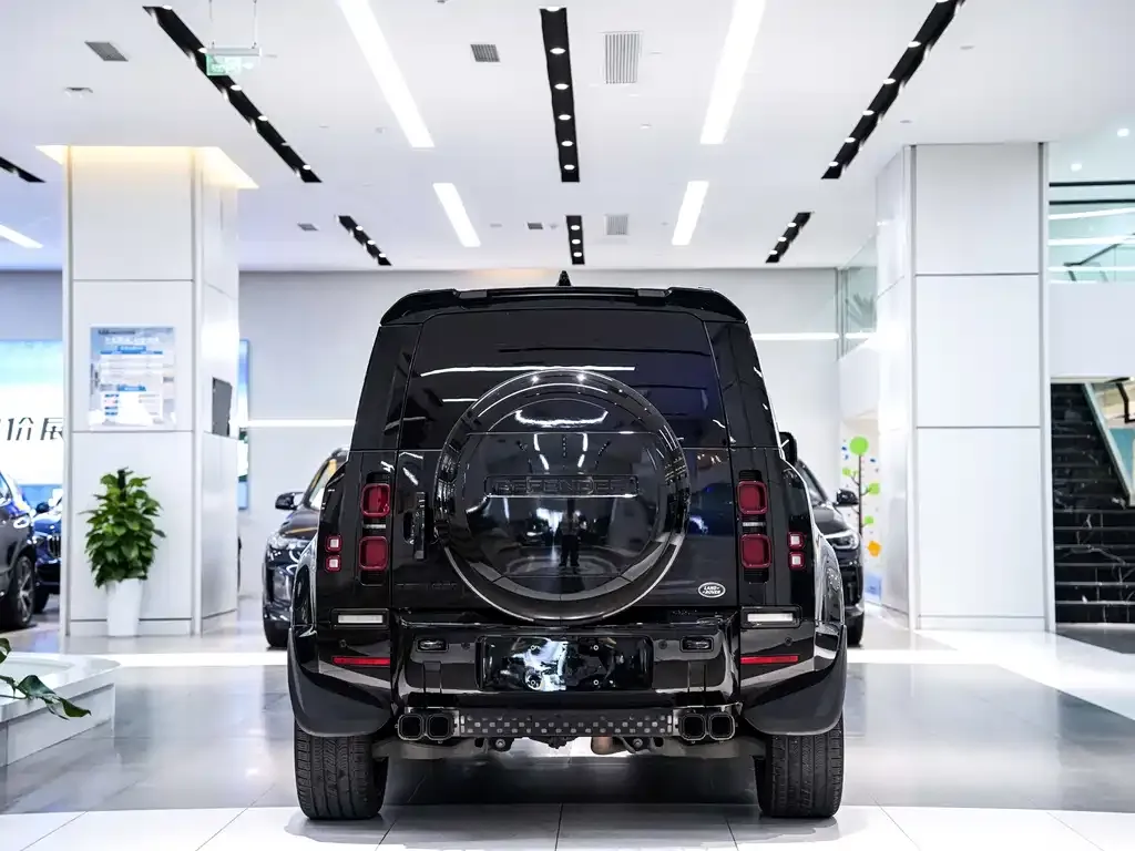 Land Rover Defender — фото 9