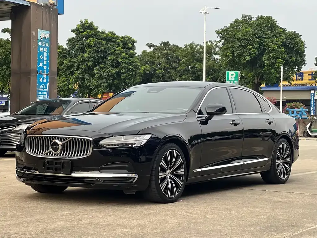 Volvo S90 — фото 1