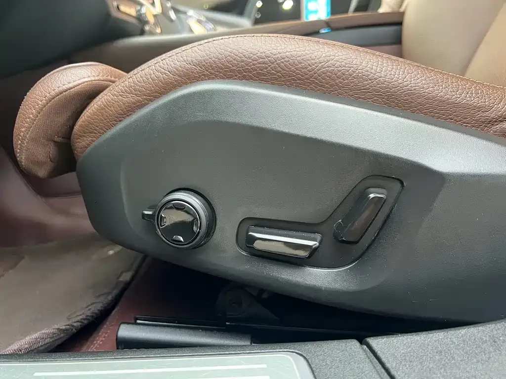 Volvo S90 — фото 4