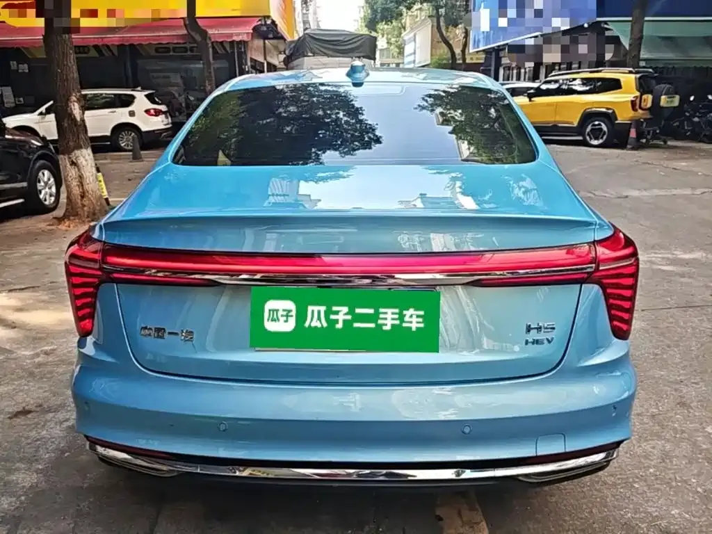Hongqi H5 — фото 4