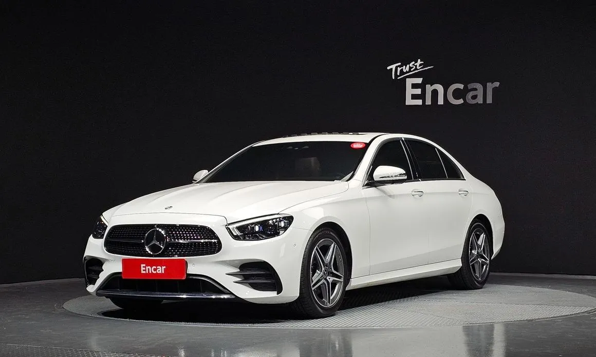 Mercedes-Benz E-Class — фото 1