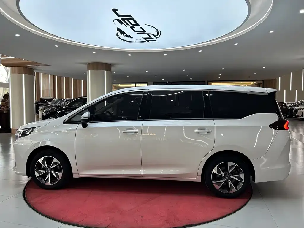 GAC Motor Trumpchi M6 — фото 4
