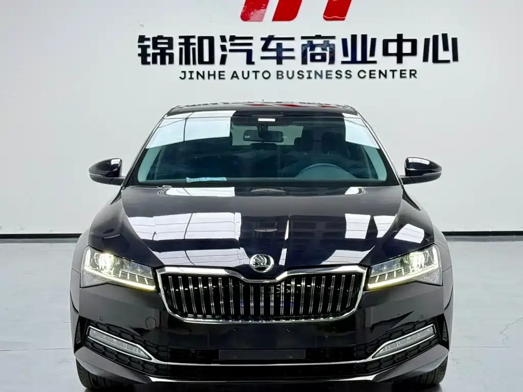 Skoda Superb — фото 3