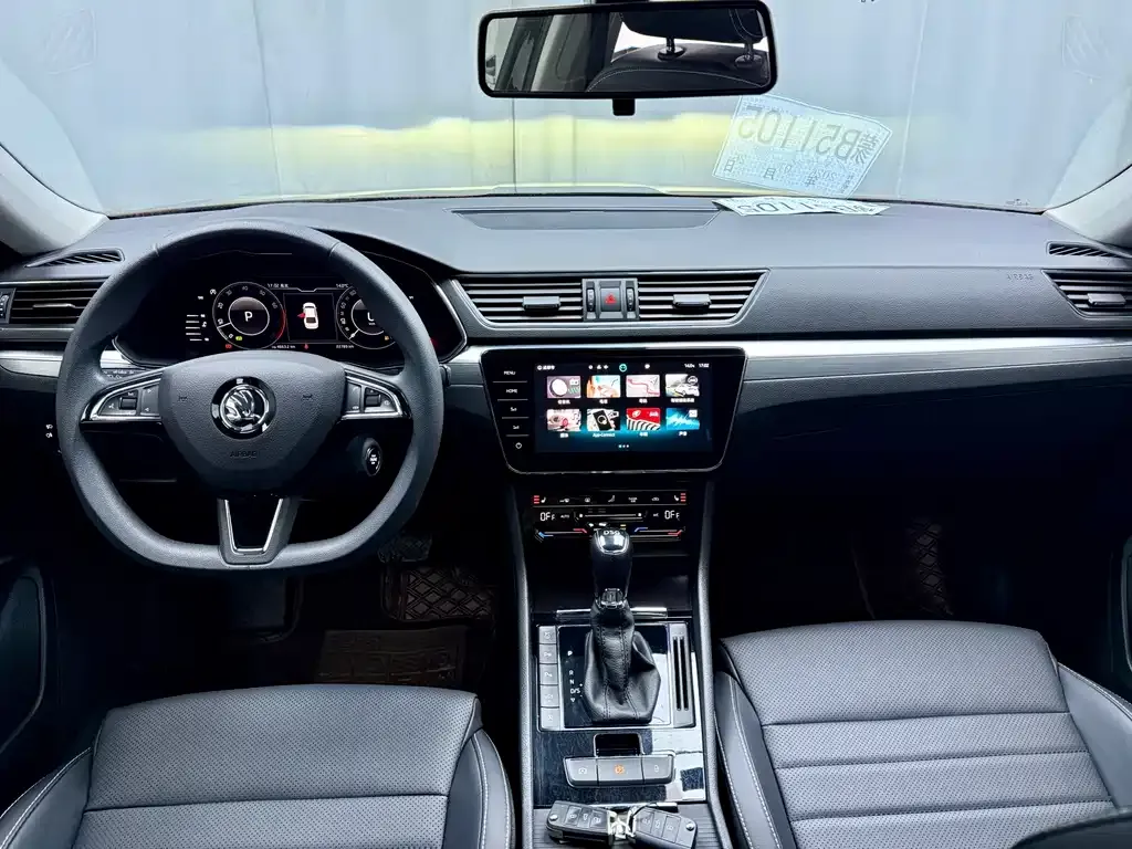 Skoda Superb — фото 5