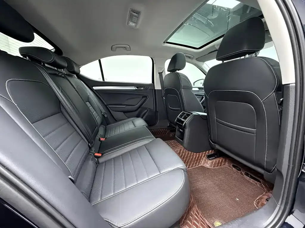 Skoda Superb — фото 4