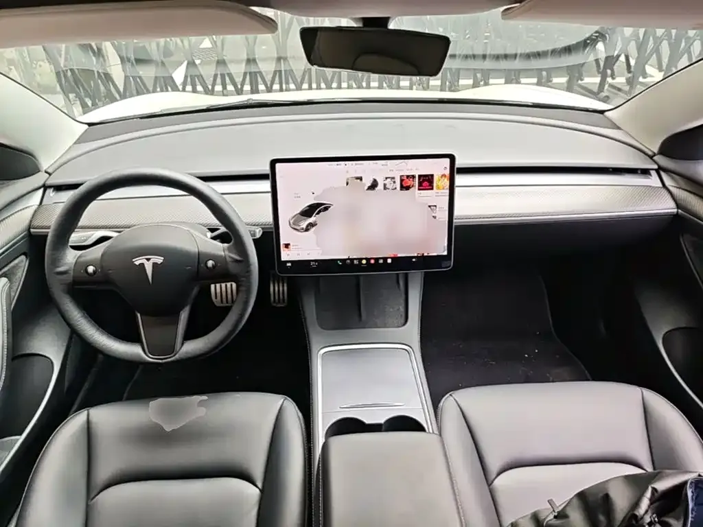Tesla Model 3 — фото 4