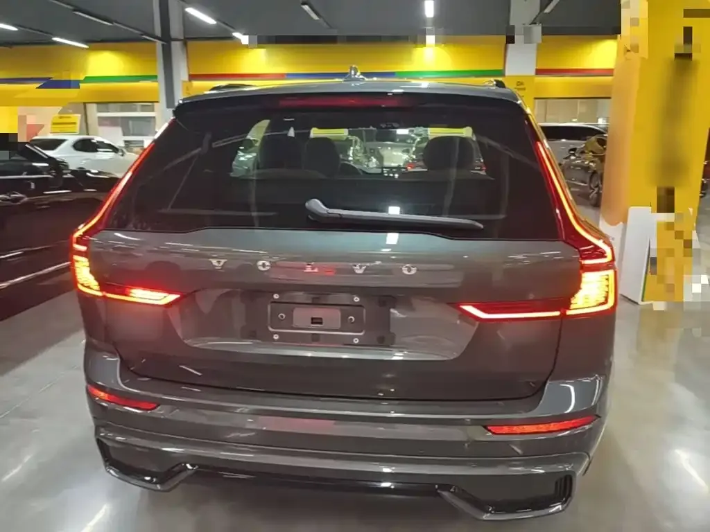 Volvo XC60 — фото 4