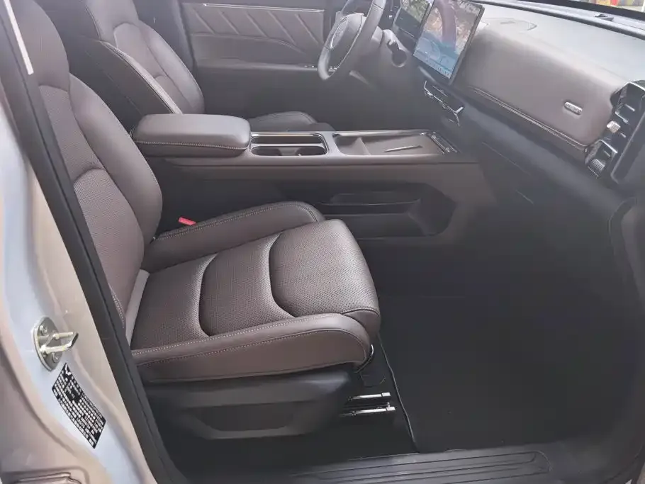 Wuling Xingguang 560 New Energy — фото 2