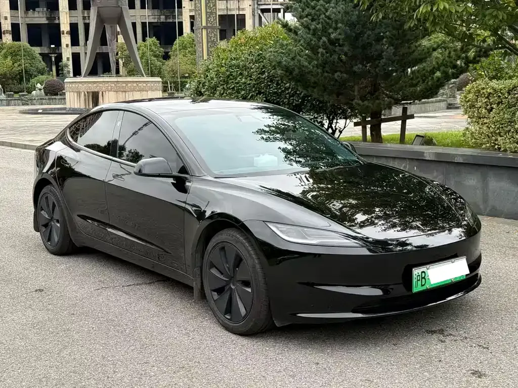 Tesla Model 3 — фото 5