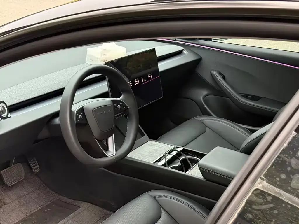 Tesla Model 3 — фото 8