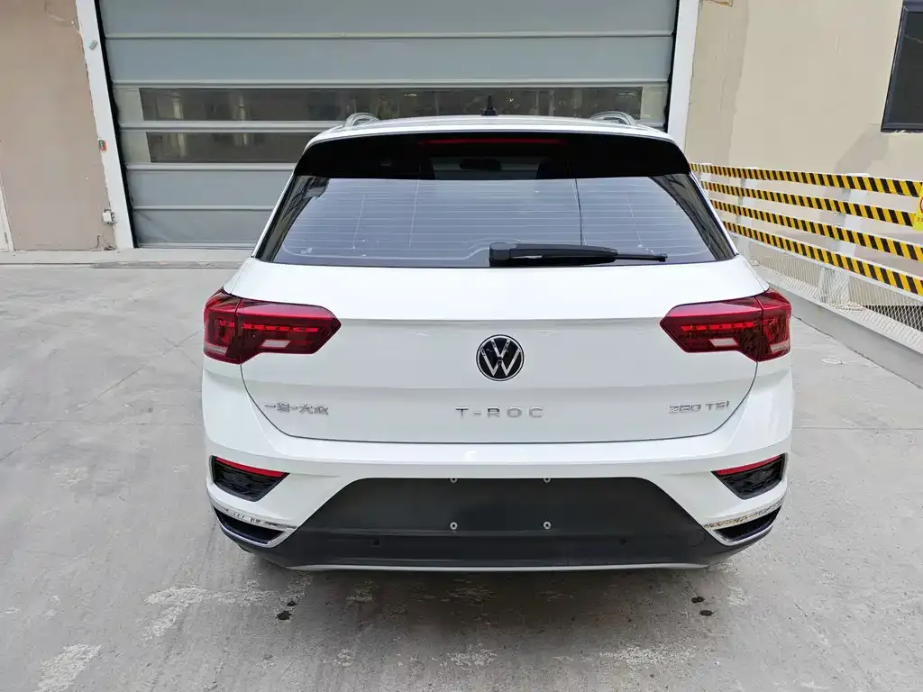 Volkswagen T-Roc — фото 8