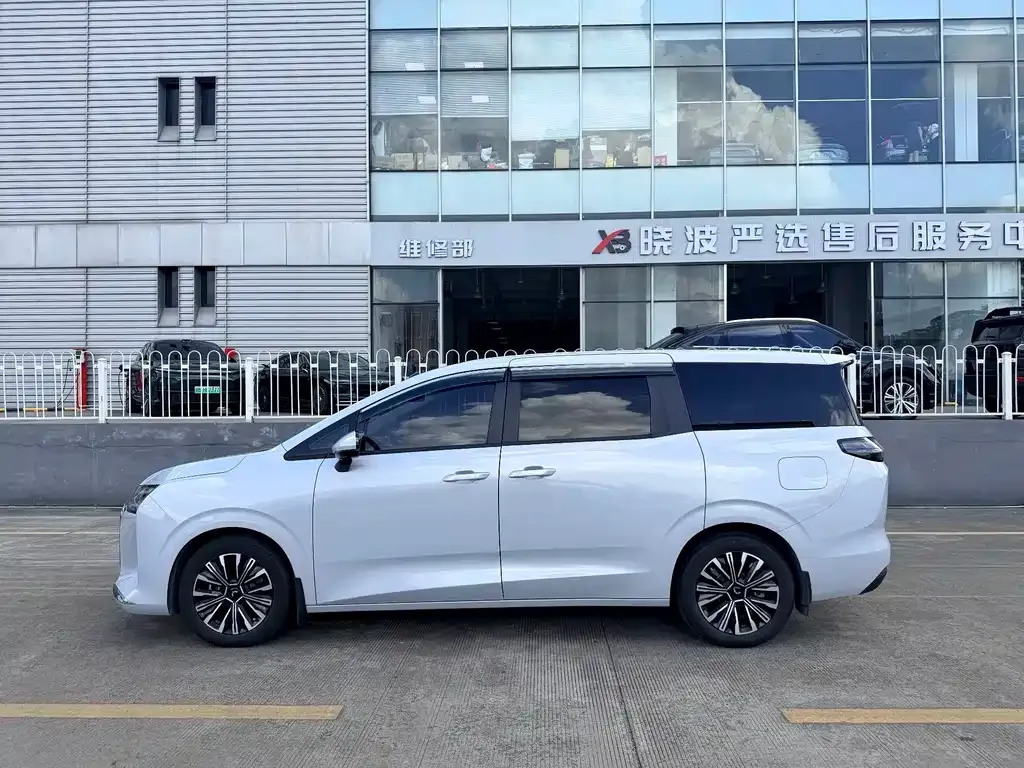Wuling Xingguang 730 New Energy — фото 3