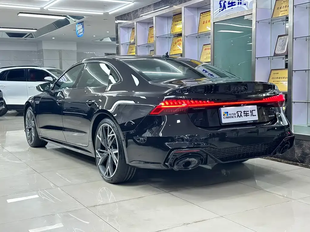 Audi A7L — фото 4