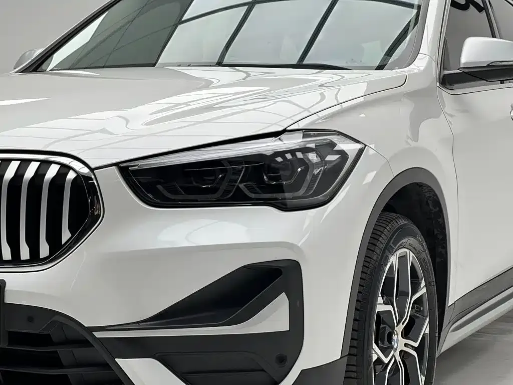 BMW X1 — фото 10