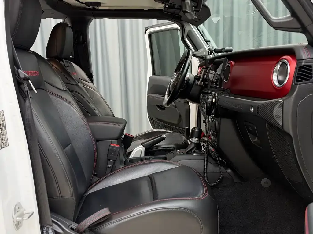 Jeep Wrangler — фото 6