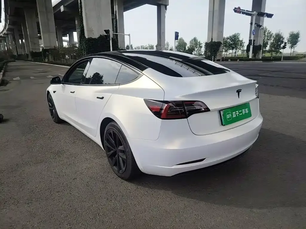 Tesla Model 3 — фото 3
