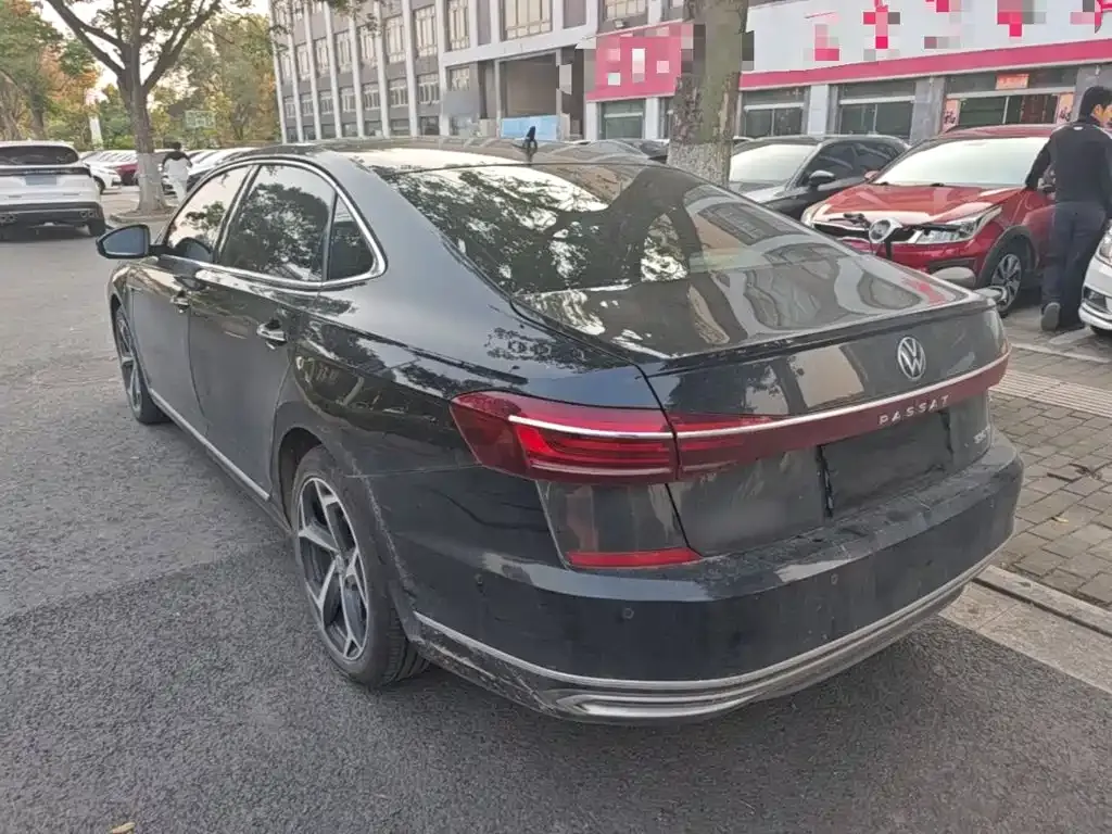 Volkswagen Passat — фото 6