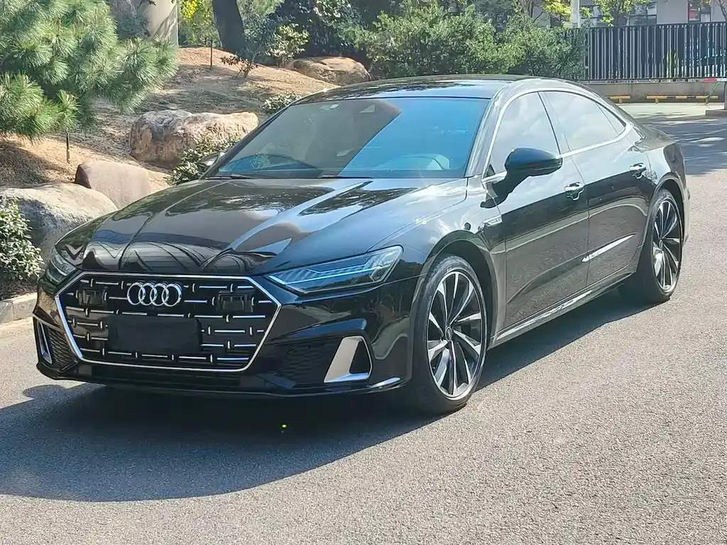 Audi A7L — фото 1