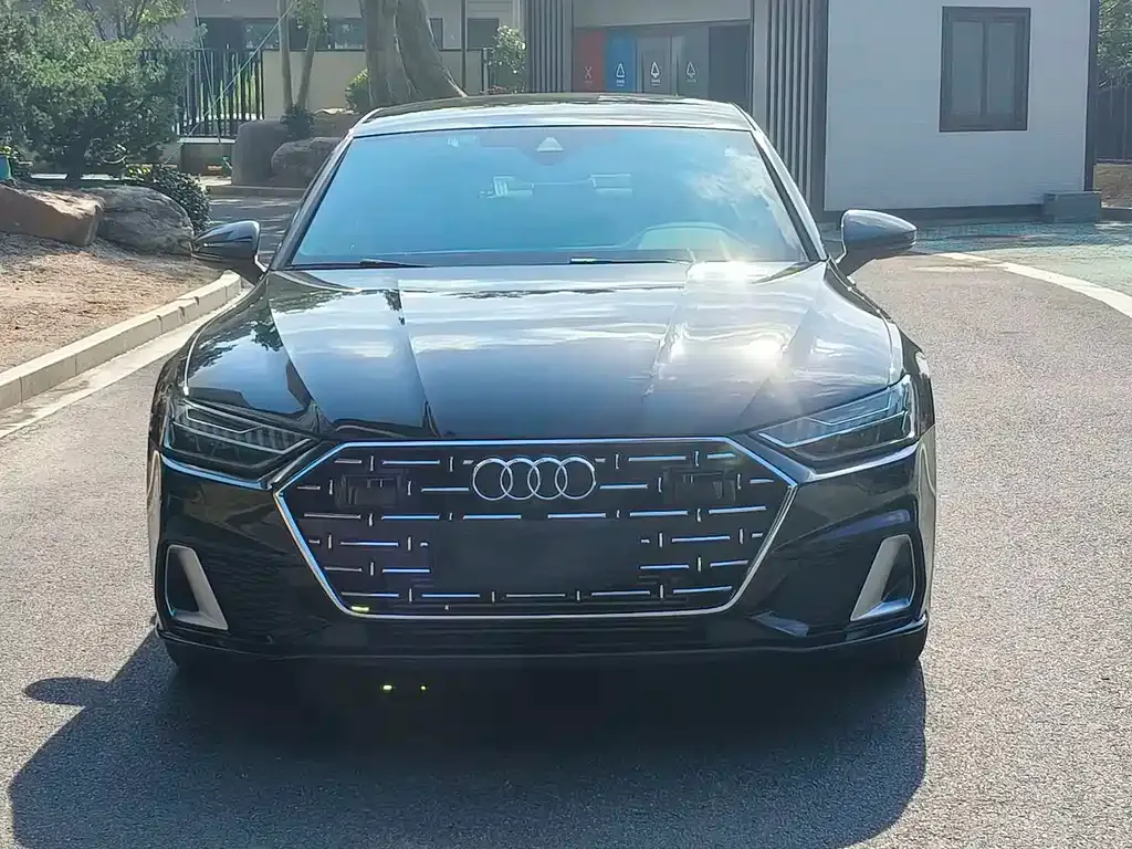 Audi A7L — фото 8
