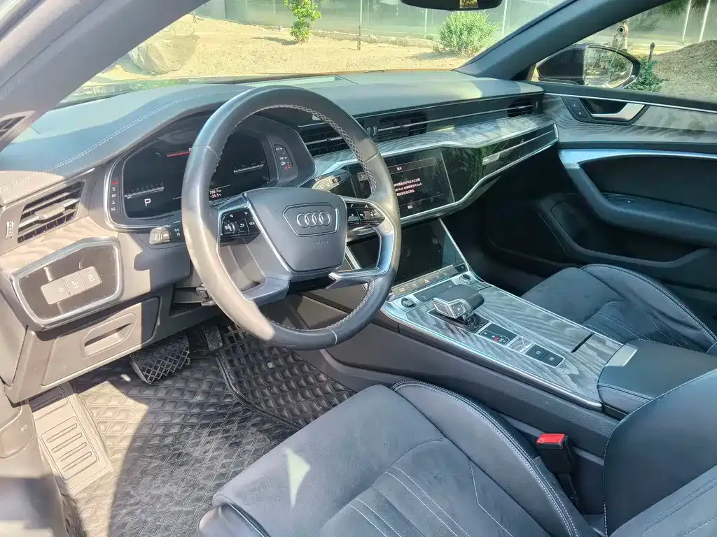 Audi A7L — фото 6