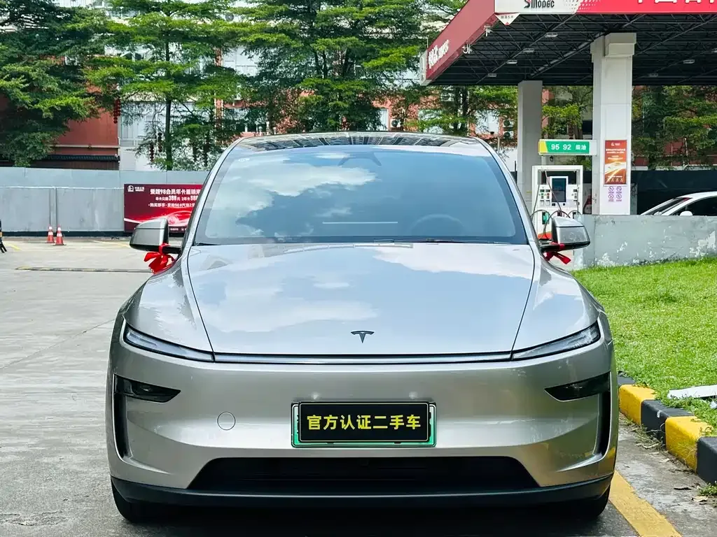 Tesla Model Y L — фото 5