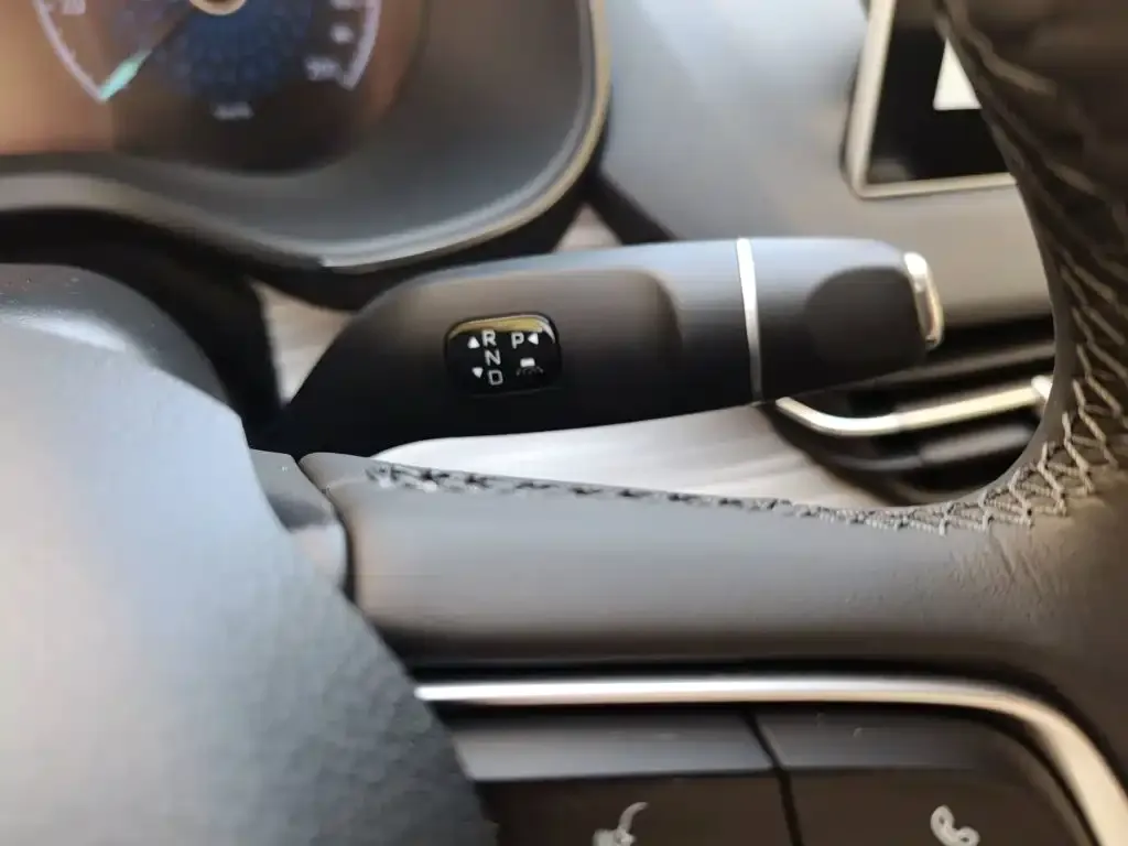 Hongqi E-QM5 — фото 2