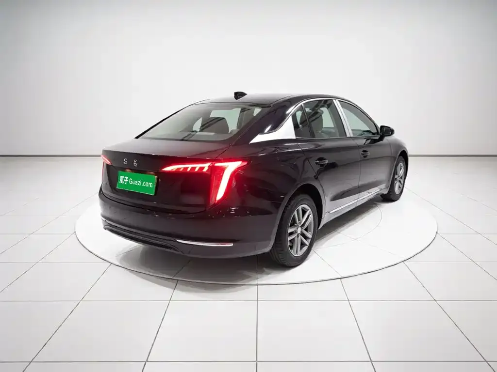 Hongqi E-QM5 — фото 4