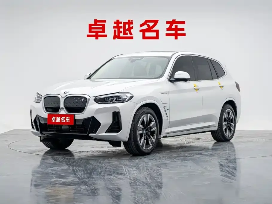 BMW iX3 — фото 1