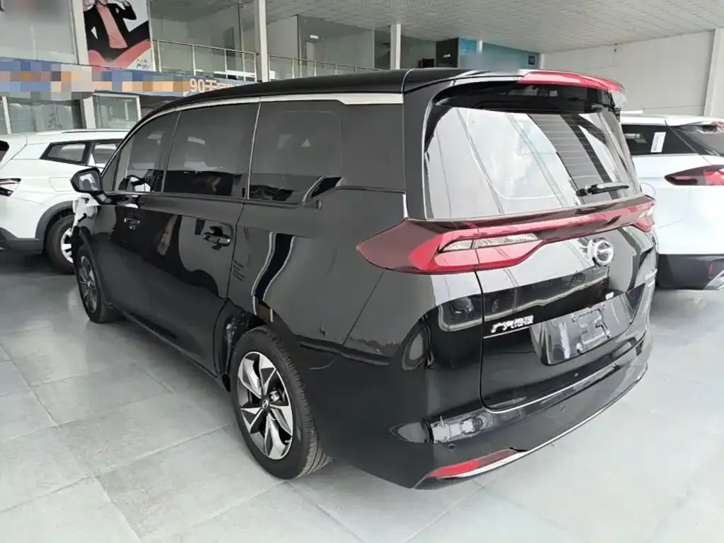 GAC Motor Trumpchi M6 — фото 10