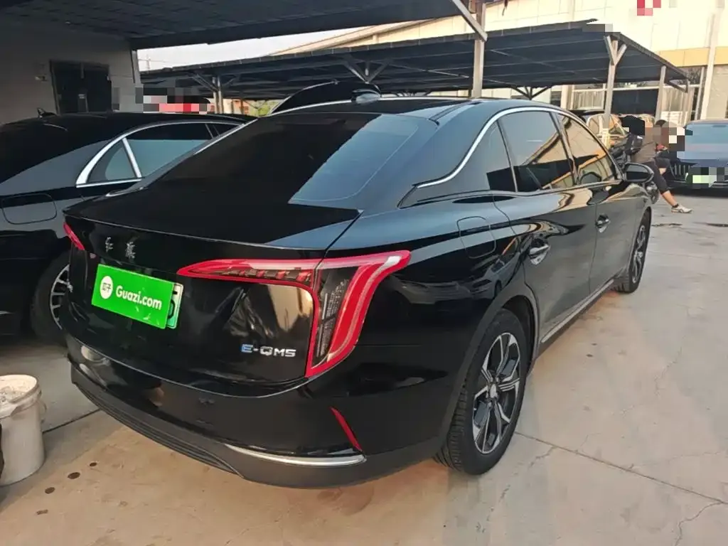 Hongqi E-QM5 — фото 3