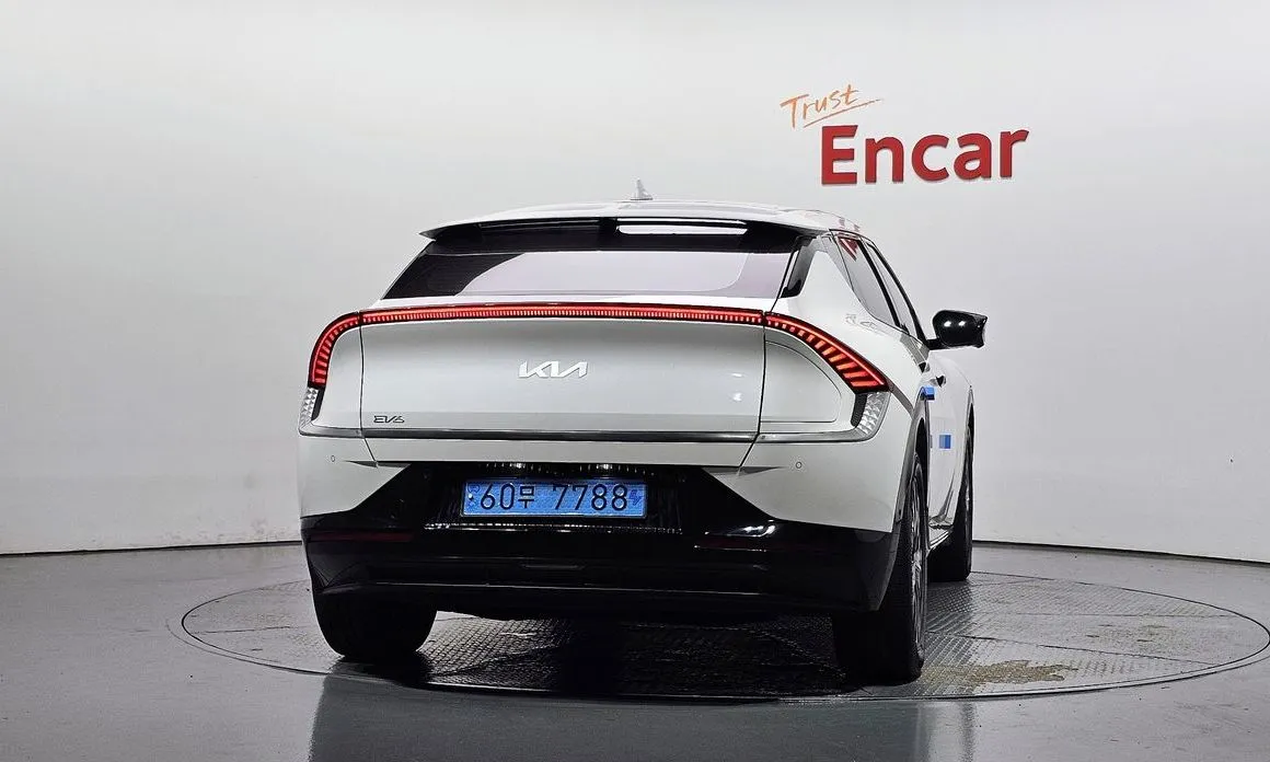 Kia EV6 — фото 6