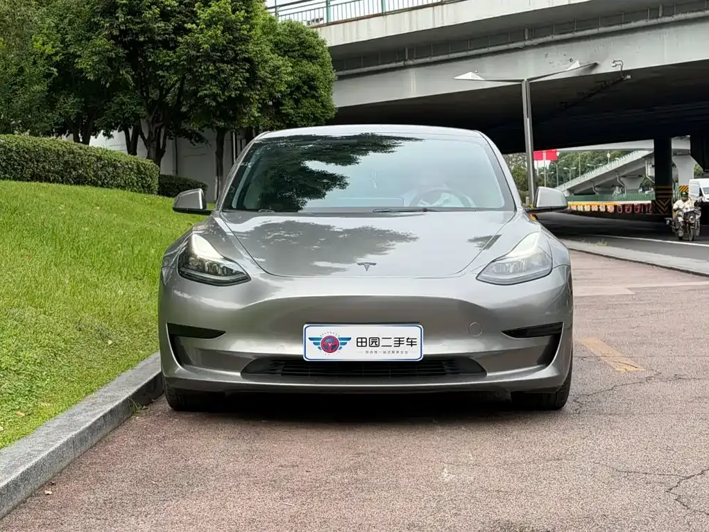 Tesla Model 3 — фото 7