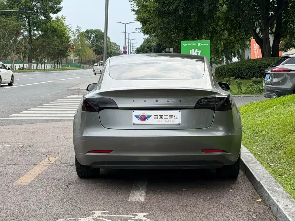 Tesla Model 3 — фото 4
