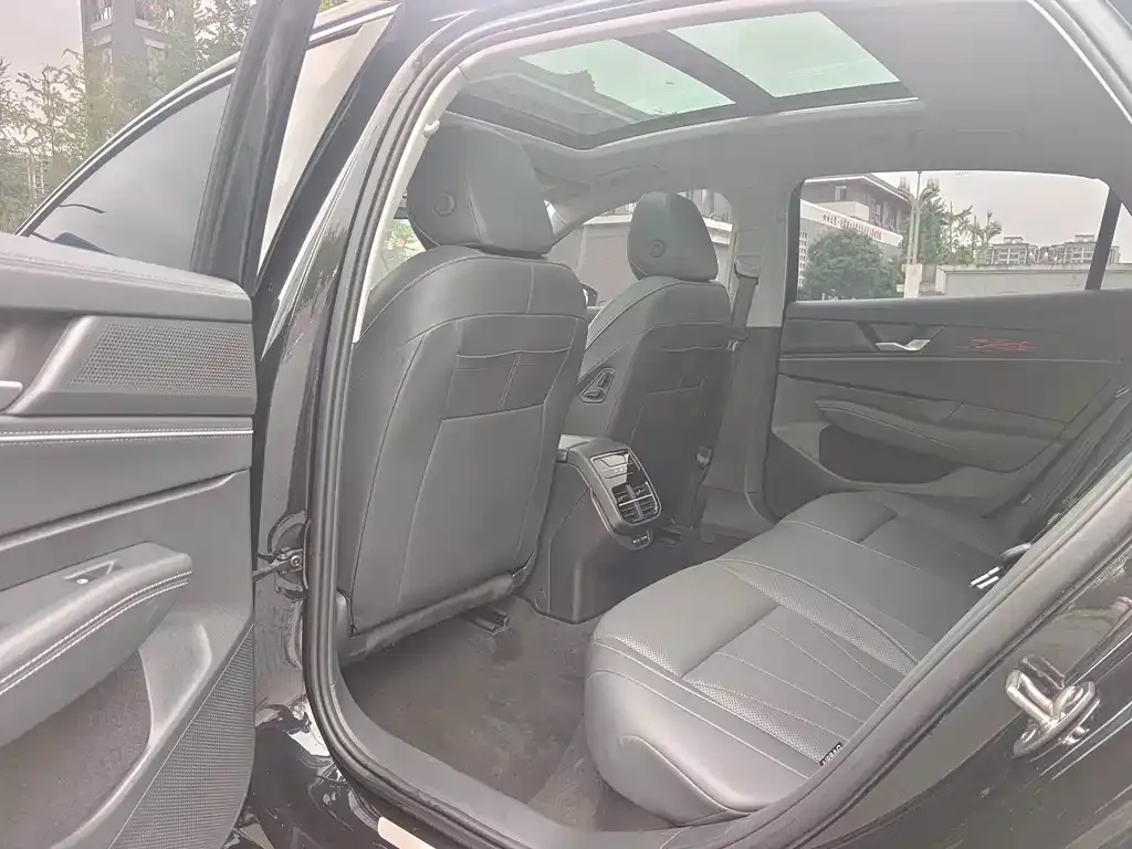 Volkswagen Passat — фото 6