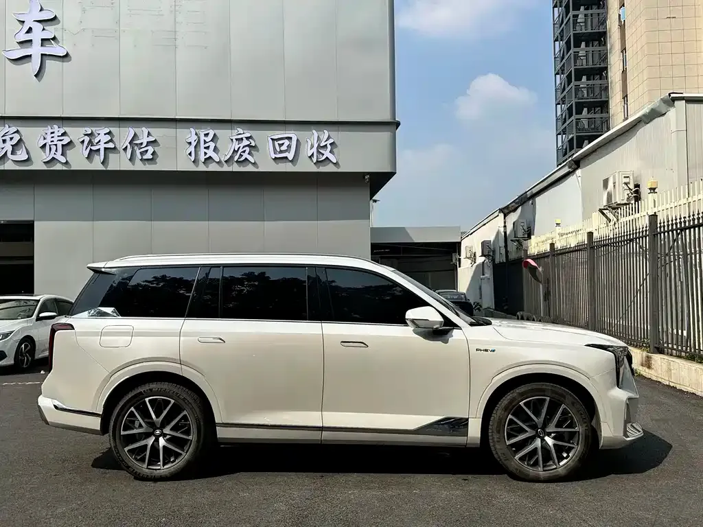 GAC Motor Trumpchi ES9 — фото 3
