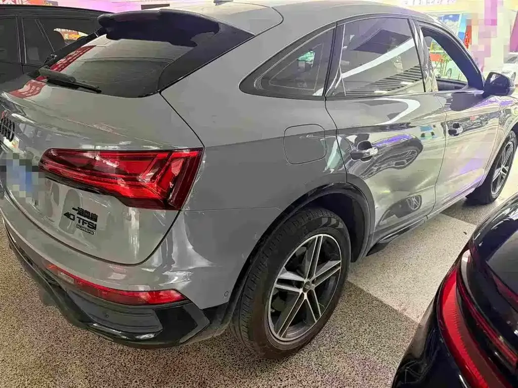 Audi Q5L Sportback — фото 4