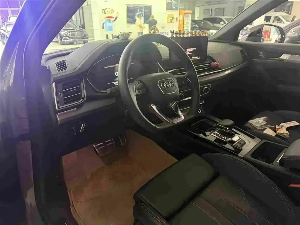 Audi Q5L Sportback — фото 5