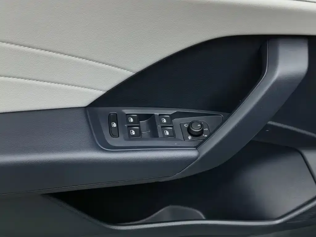 Volkswagen Tharu — фото 10