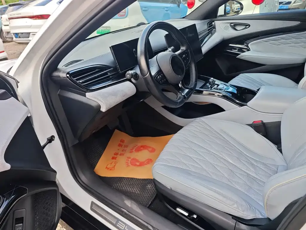 BYD Seal — фото 2
