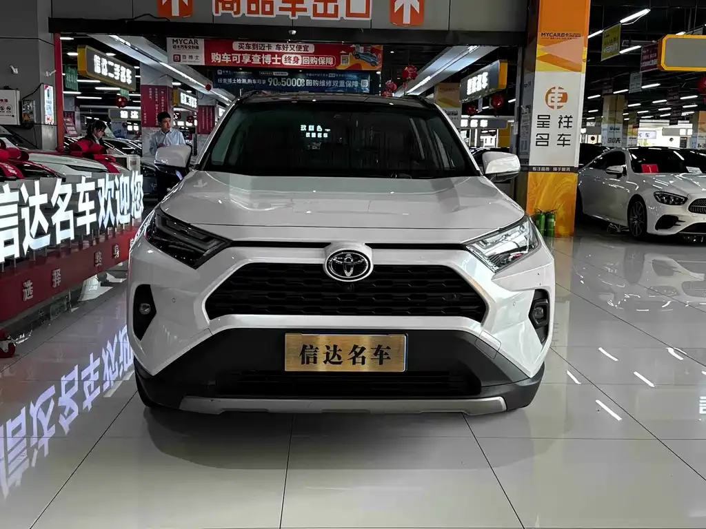 Toyota RAV4 — фото 9