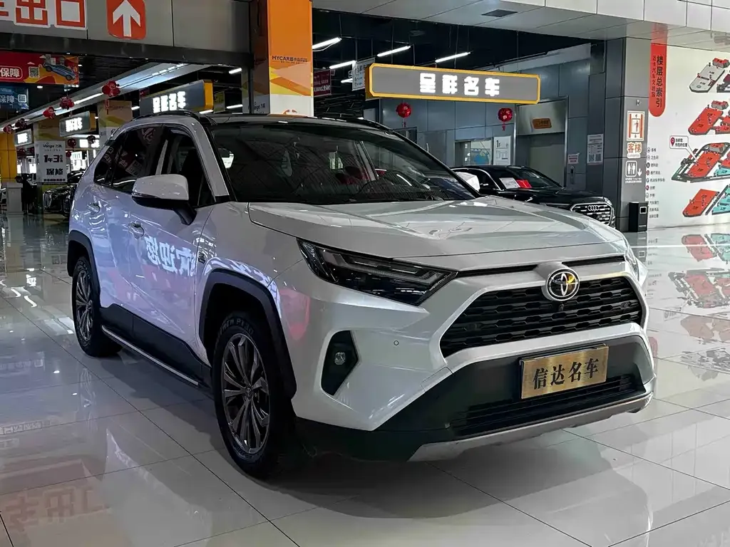 Toyota RAV4 — фото 8