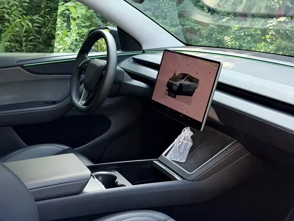 Tesla Model Y — фото 6