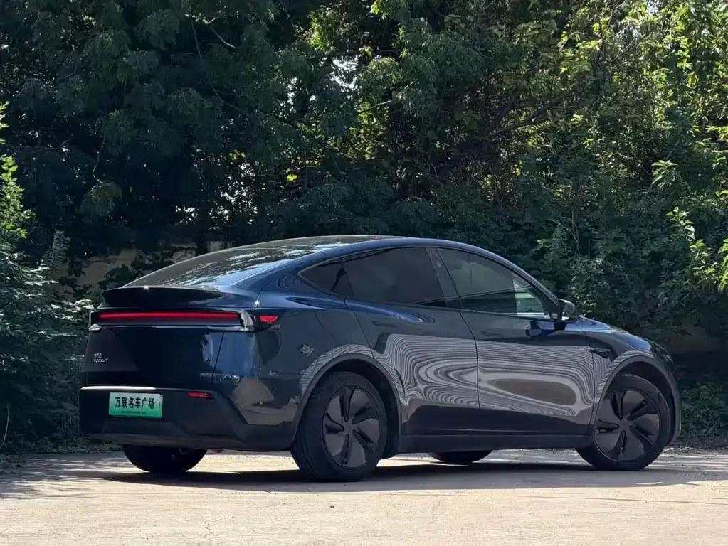 Tesla Model Y — фото 5