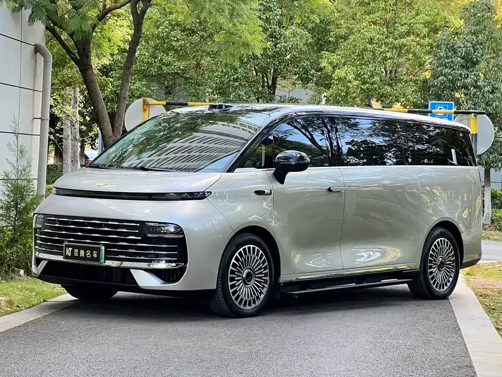 Geely Galaxy V900 — фото 1