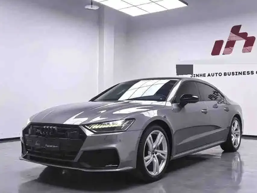 Audi A7L — фото 1