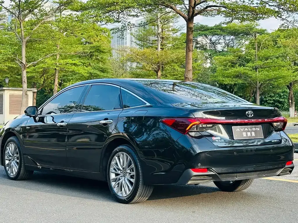 Toyota Avalon — фото 6