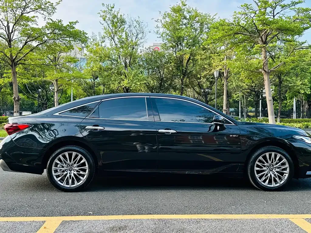 Toyota Avalon — фото 3