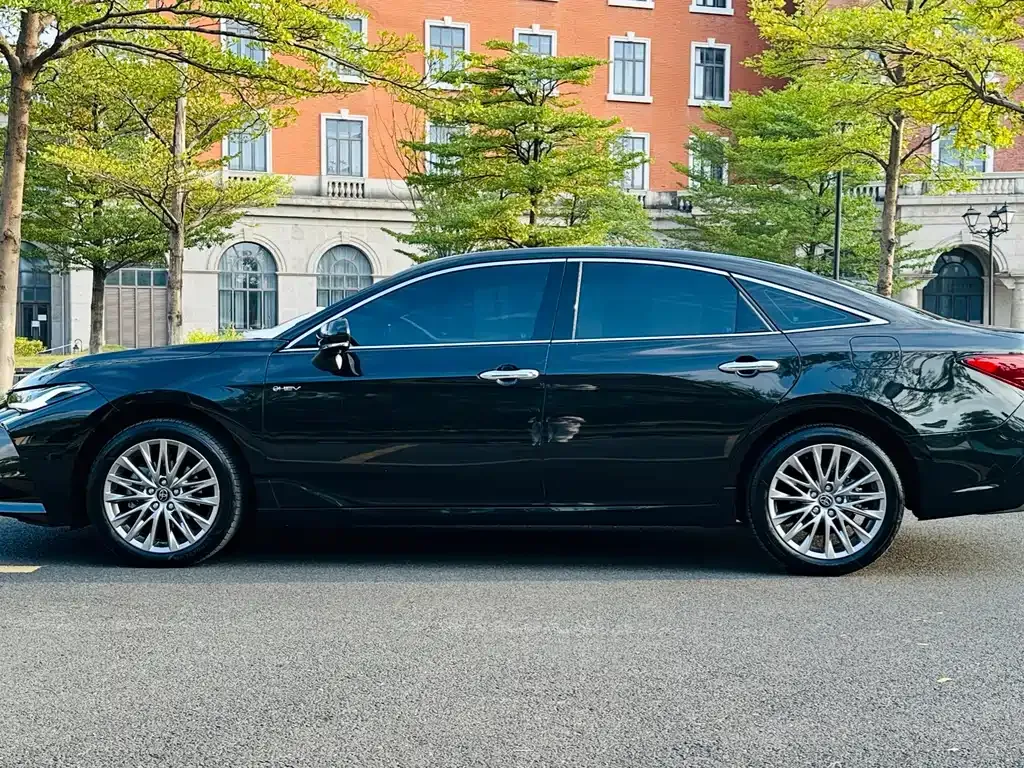 Toyota Avalon — фото 10