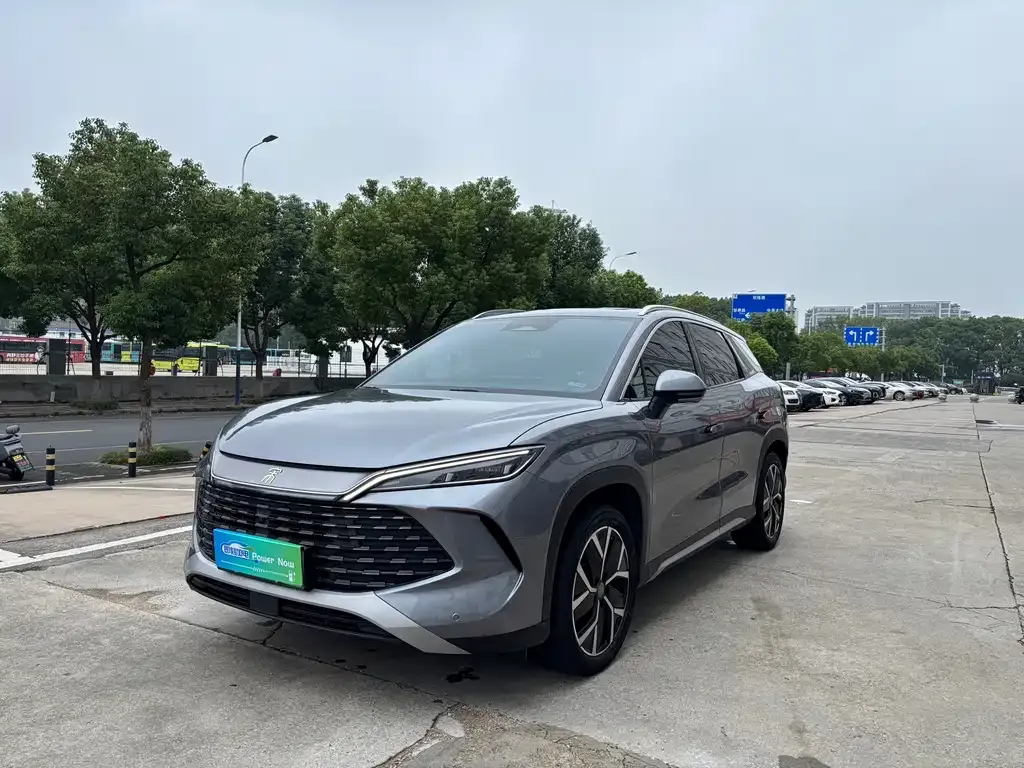 BYD L DM-i — фото 1